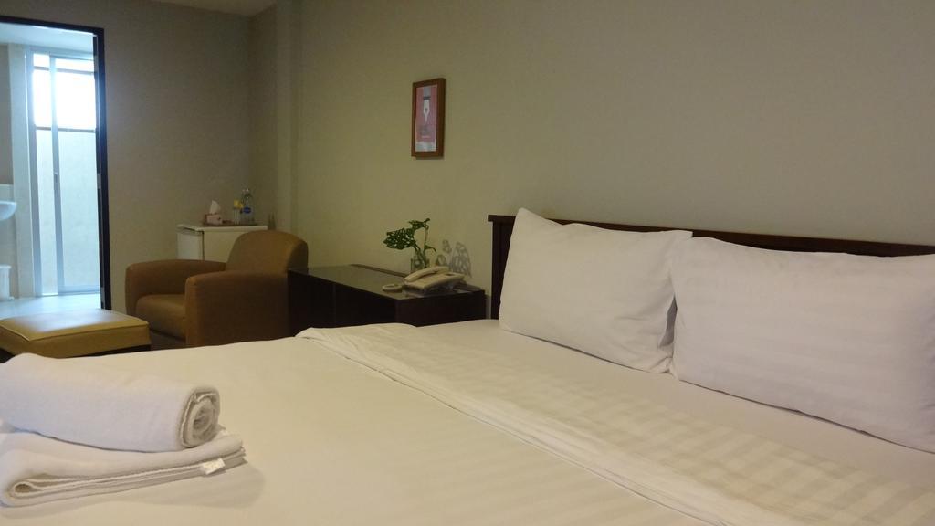 Mango Bedroom Inn Бангкок Экстерьер фото